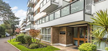 Flat for sale in Oakleigh Road North, London N20