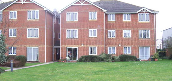 Flat to rent in Kings Lodge, Benfleet Road, Benfleet, Essex SS7