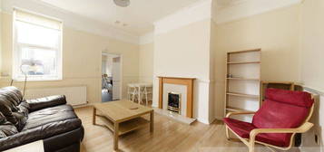 3 bed flat for sale