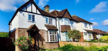 Detached house to rent in Beckingham Road, Guildford GU2