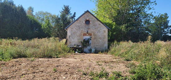 PETITE MAISON EN PIERRE avec 555 m² DE TERRAIN CONSTRUCTIBLE