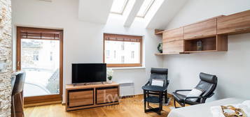 Pronájem bytu 1+kk 38 m² (Podkrovní)