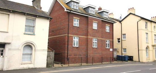 Flat to rent in Blandford Road, Hamworthy, Poole BH15