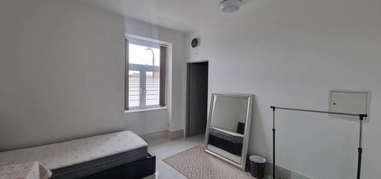 Room to rent in Westbury Avenue, Turnpike Lane N22