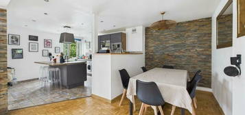 Appartement de 4 pièces de 119 m2, situé à Bagneux