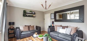 Flat for sale in Rush Green Gardens, Romford RM7