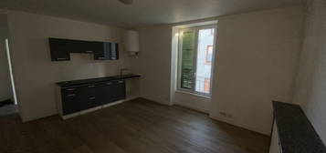 Studio à louer 340 EUR par mois à Courpière (63) avec Transac'