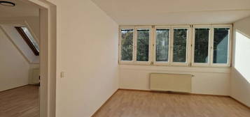 Charmante und helle 2-Zimmerwohnung mit Grünblick - ideal für Singles und Paare