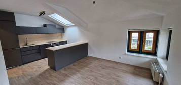 HELLE DACHGESCHOSSWOHNUNG MIT BALKON, KELLERABTEIL UND GARAGENPLATZ IN EICHGRABEN
