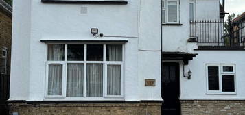 Flat to rent in Norbury Avenue, London SW16