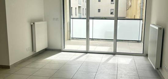 Appartement  à louer, 3 pièces, 2 chambres, 62 m²