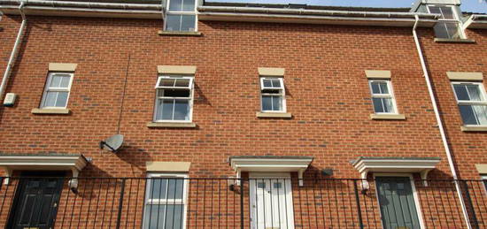 8 bedroom terraced house