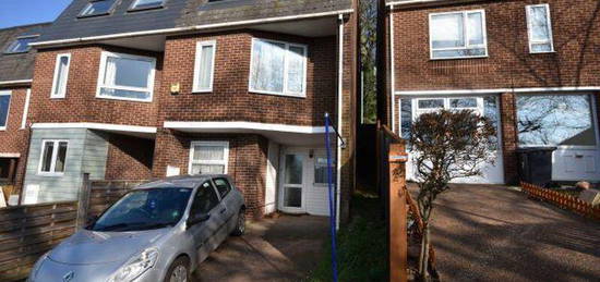 5 bedroom terraced house