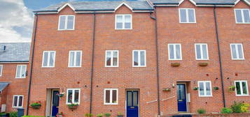 4 bedroom town house for sale