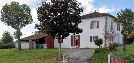 Maison de village pays basque intérieur