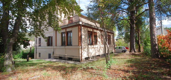 Villa in vendita in viale Martiri della Resistenza s.n.c