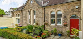 2 bed semi-detached house for sale