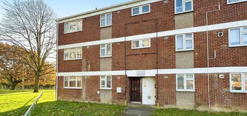 Flat to rent in Eden Close, Langley SL3