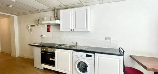 Studio to rent in Kember Street, London N1