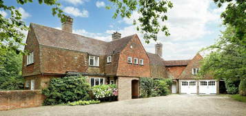 6 bedroom detached house for sale