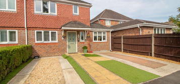 3 bed semi-detached house for sale