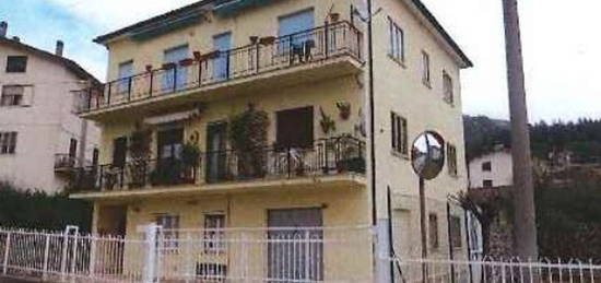 Quadrilocale all'asta in via Fratelli Cairoli