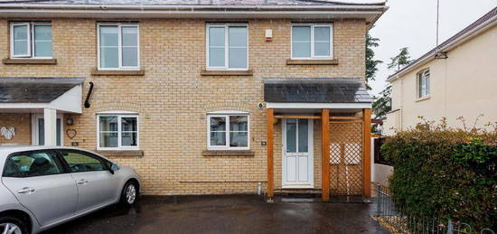 3 bedroom semi-detached house to rent