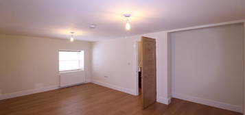 3 bed flat to rent