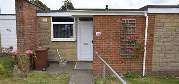 Flat to rent in Cowbeck Close, Rainham, Gillingham ME8