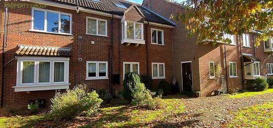 Flat for sale in Yewlands, Hoddesdon EN11