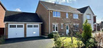 4 bed detached house for sale