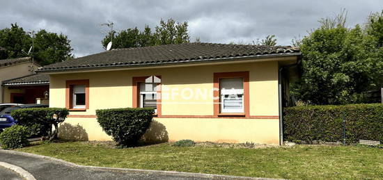 Maison type 4 avec garage, piscine privative et jardin