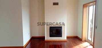 Apartamento T2| Garagem| Sótão|| Golegã