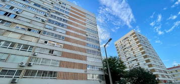 Apartamento T3 para arrendar em Loures