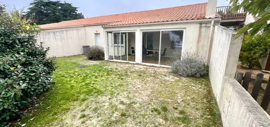 Villa de plain-pied  à vendre, 5 pièces, 3 chambres, 90 m²