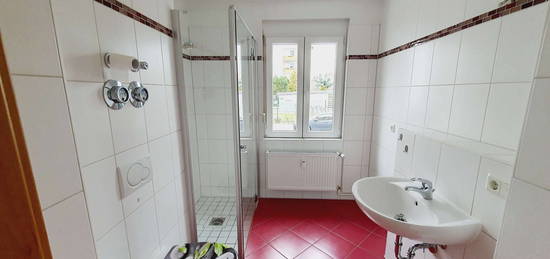 *Senioren -aufgepasst* WE mit Dusche und Balkon zum Innenhof