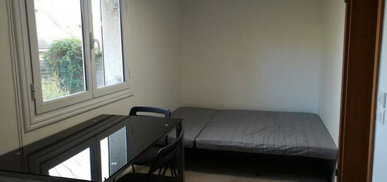 Chambre meublés de 9 m² avec salle d'eau/cuisine privative 6m², 560 toutes charges comprises