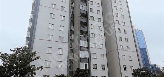 İÇERENKÖY EVREN SİTESİNDE SATILIK DENİZ MANZARALI 3+1 DAİRE