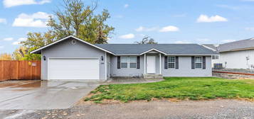 306 N  40th St, Yakima, WA 98901