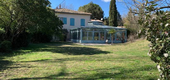 Maison  à louer, 6 pièces, 5 chambres, 220 m²