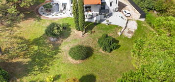 Villa 7 pièces 228 m²