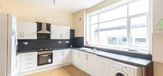 5 bedroom terraced house