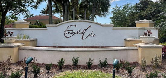 4220 San Marino Blvd #305, West Palm Beach, FL 33409