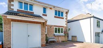 4 bed detached house for sale