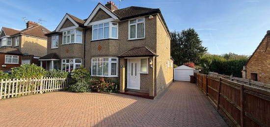 Property to rent in Alexander Road, London Colney, St Albans AL2