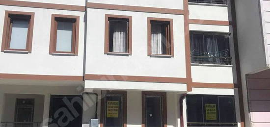 GÜLHAN EMLAKTAN ÇAY MAHALLESİNDE KİRALIK 3+1 DAİRE