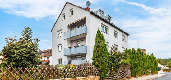 Attraktive 4-Zimmer-Wohnung mit Terrasse, Loggia und Gartennutzung in Veitsbronn