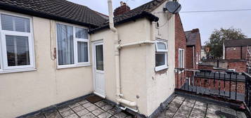 Flat to rent in Abbey Lane, Leicester LE4