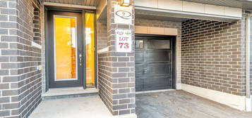9 Esquire Way, Whitby, ON L1R 0S7
