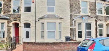 6 bedroom terraced house to rent